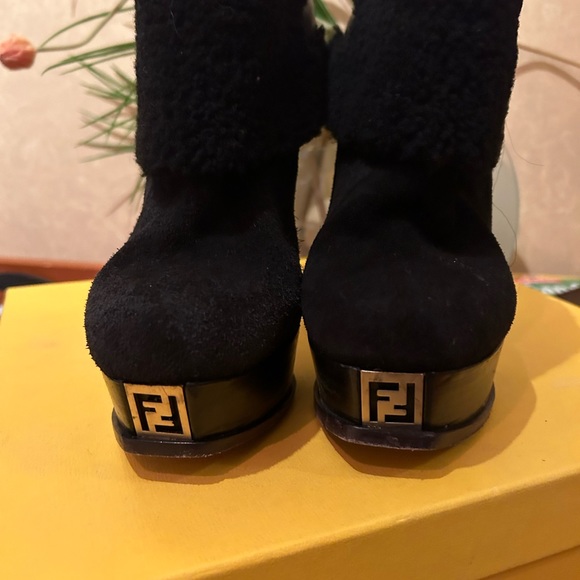 Fendi FF Black Fendista Shearling Fur Suede Buckled Platform Ankle Boot 39.5 - Picture 3 of 4